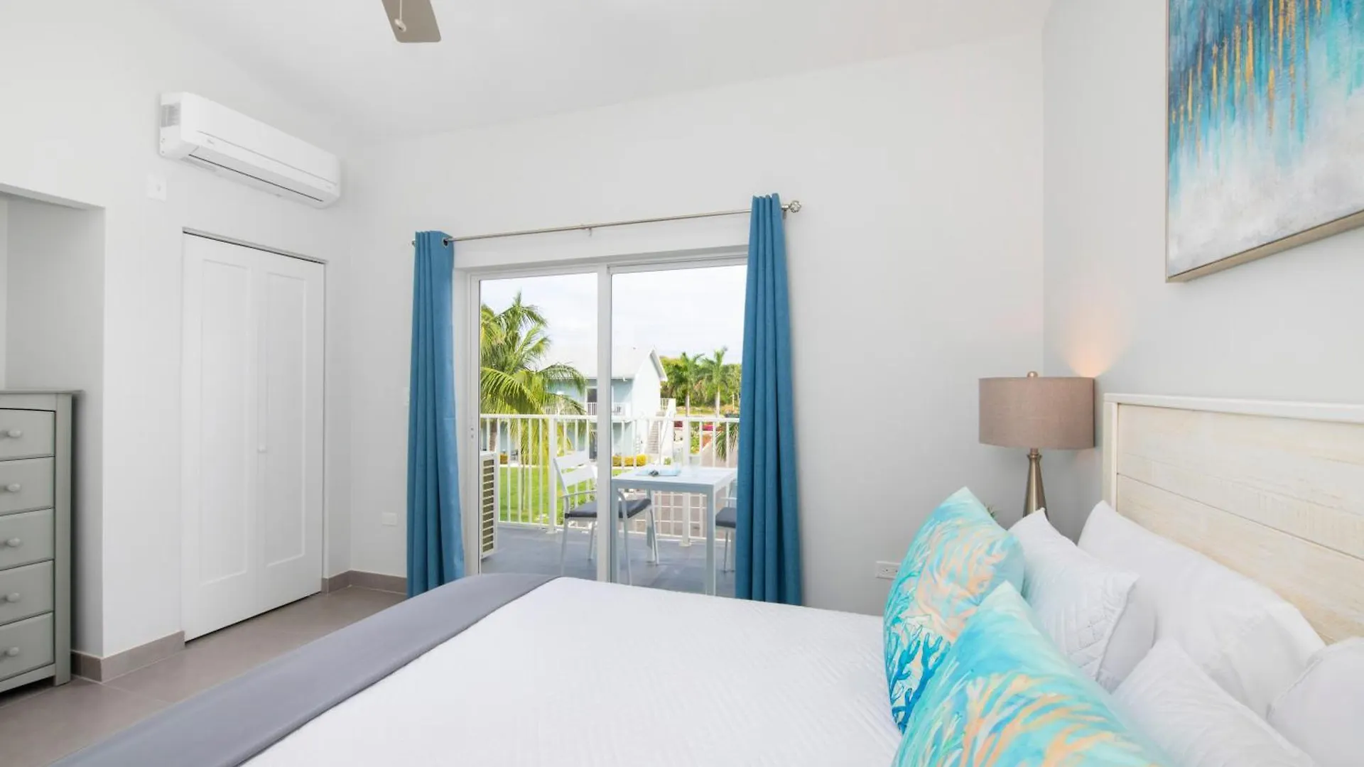 Summertime Suites #49 West Bay Holiday home